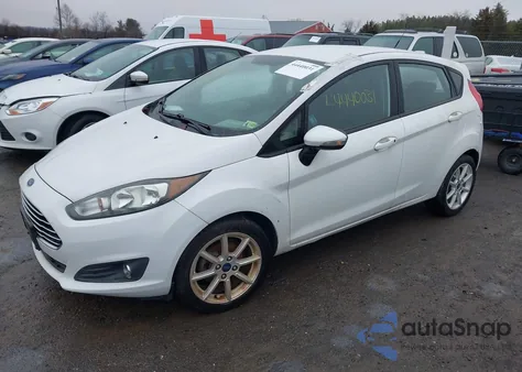 2015 Ford Fiesta Se z USA, uszkodzony, nr VIN 3FADP4EJ8FM166767